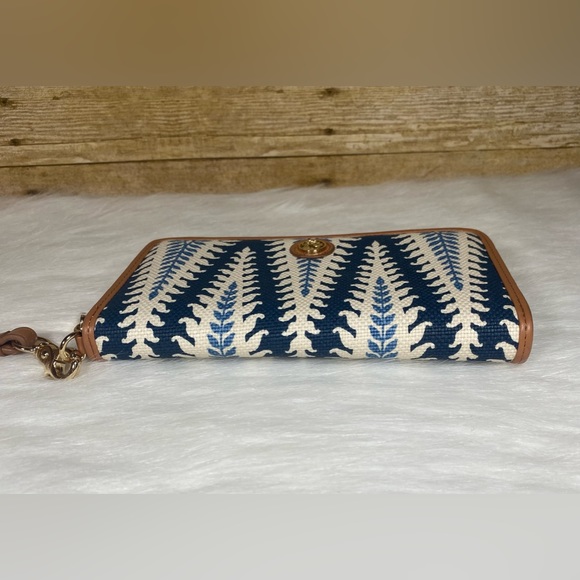 Spartina 449 Lighthouse Wallet Wristlet - Picture 16 of 16